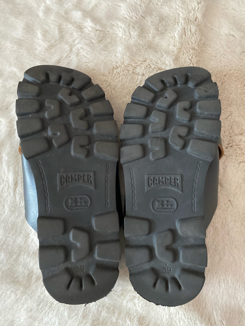 Camper women’s black leather criss cross upper Brutus sandals - Picture 8 of 11